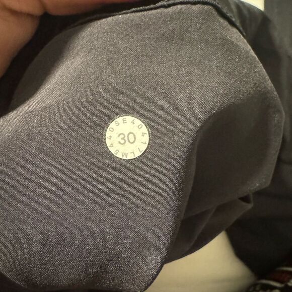 Lululemon Mens Commission 5 Pocket Pants. Size 30 with 32’ Inseam. LM5440SE - Picture 8 of 8